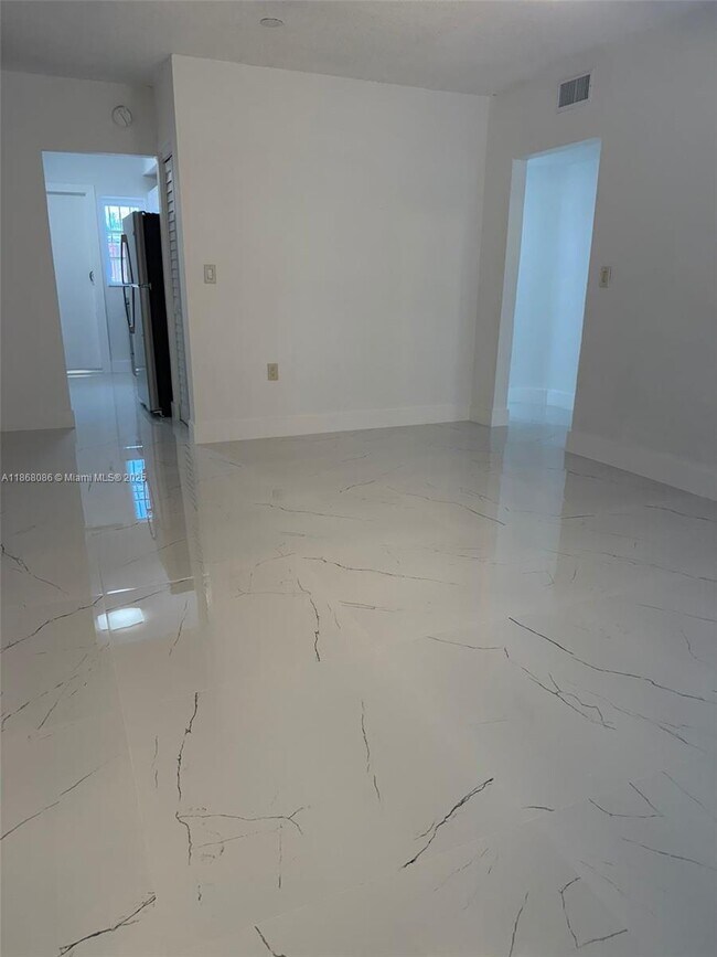 Foto del edificio - 3401 SW 9th Terrace