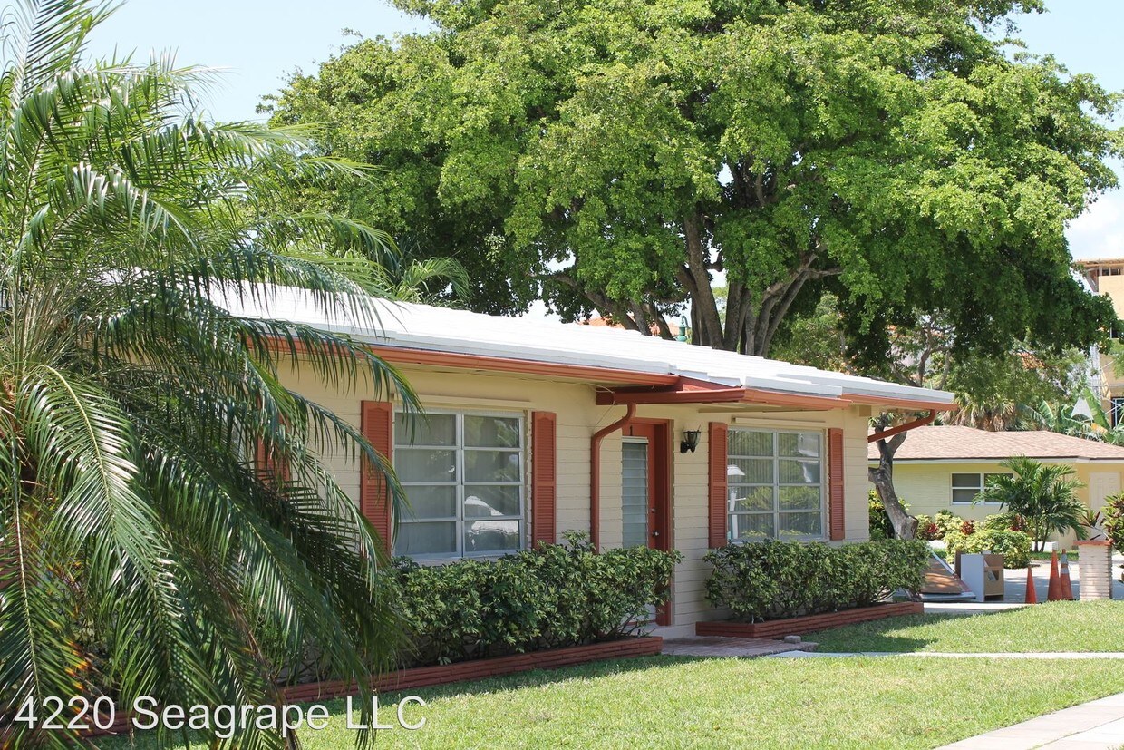 Foto principal - 4220 Sea Grape Dr