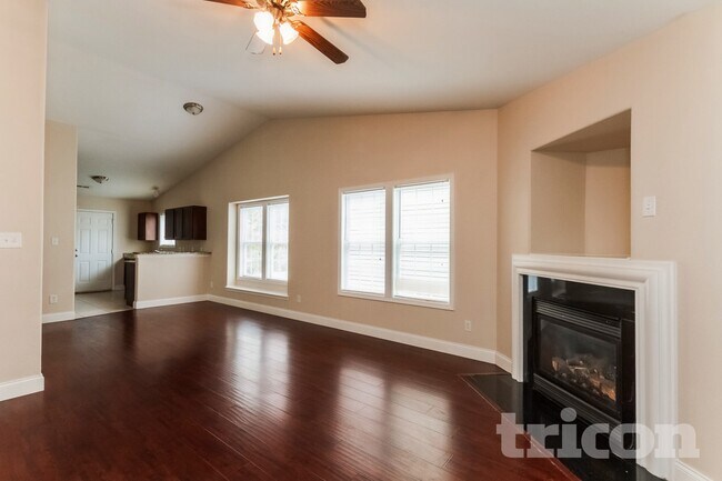 Building Photo - 10417 Hugue Way