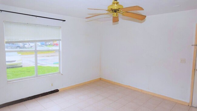 Building Photo - 5279 Images Cir