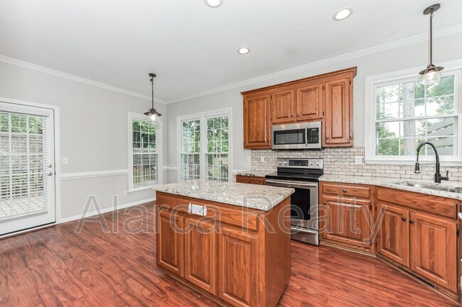 Foto del edificio - 17000 Shady Glen Dr