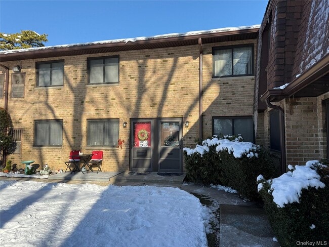 Building Photo - 55 Pinebrook Pl