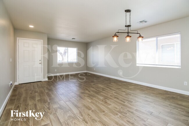 Building Photo - 11623 W Fooks Dr
