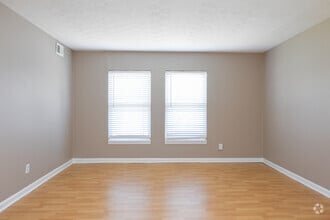 2BR, 2BA - 1,000SF Living Room - Newberry Parc
