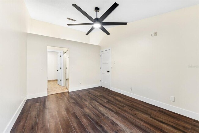 Foto del edificio - 16117 Rambling Vine Dr E