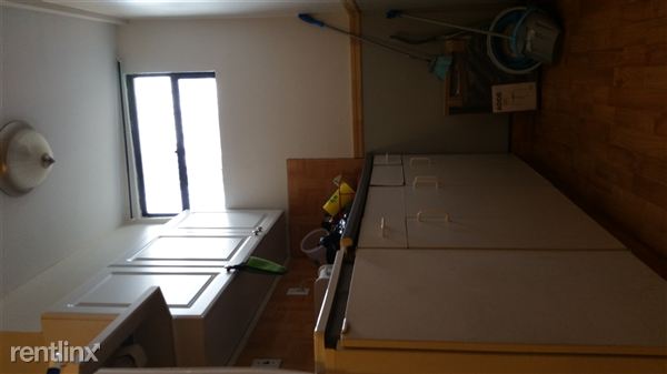 Foto del edificio - 806 E 37th St