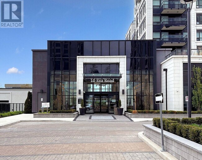 Building Photo - 10 Eva Rd