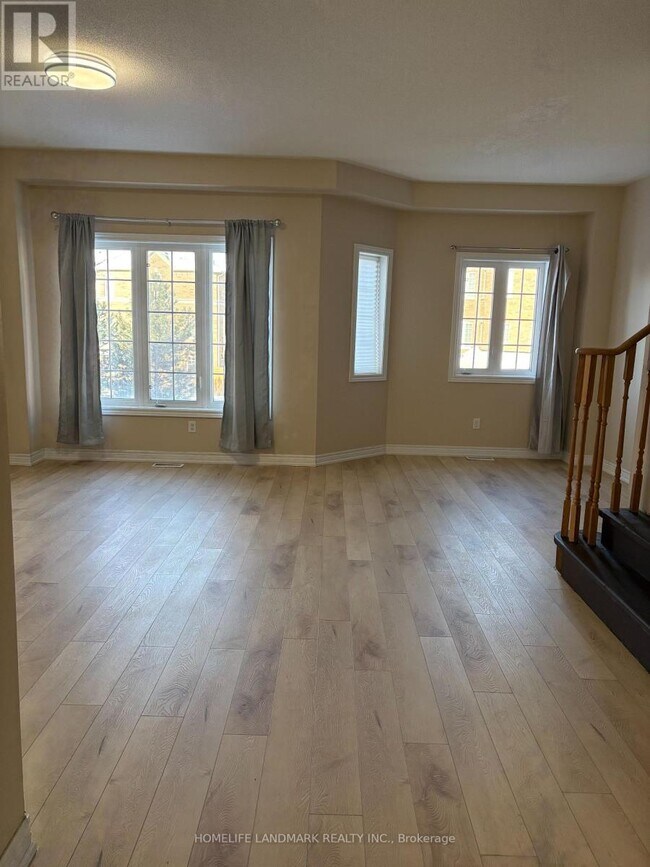 Photo du bâtiment - 5 Freeland Hollow