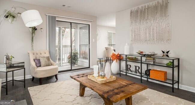 Foto del edificio - 7100 Roswell Rd