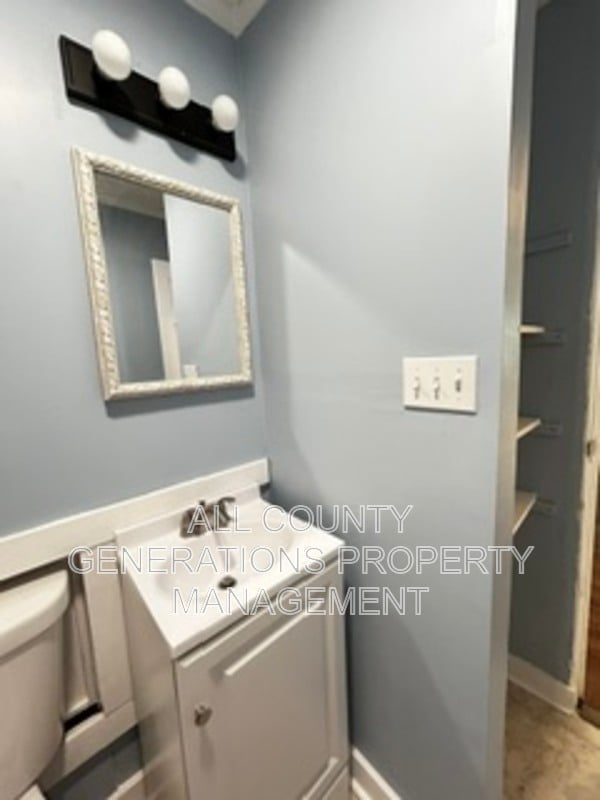 Building Photo - 165 Bellfield Ave