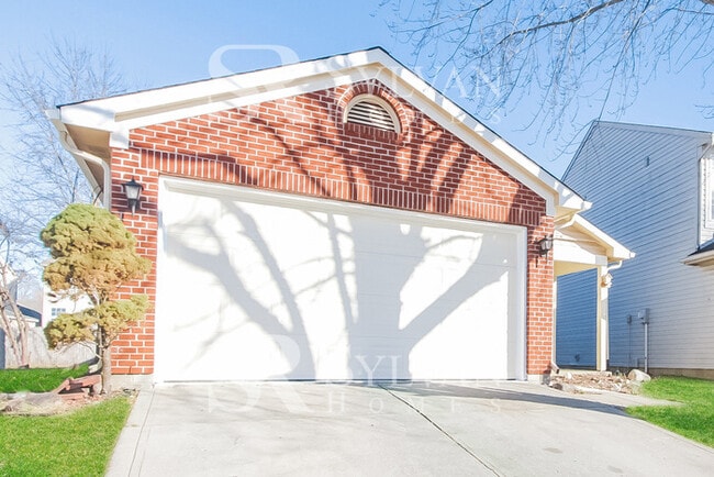 Building Photo - Enjoy one-level living in this 3 bedroom, ...
