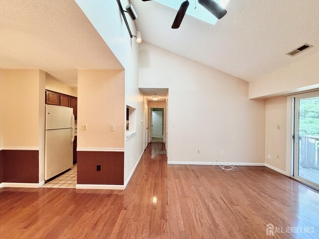 Building Photo - 2310 Ravens Crest Dr