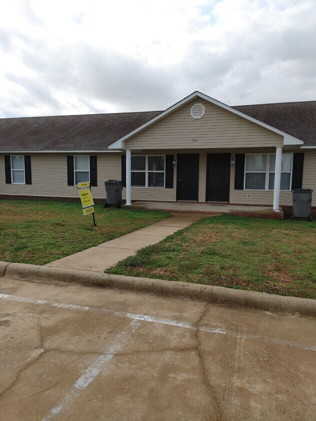 Foto principal - 1300 Greene St