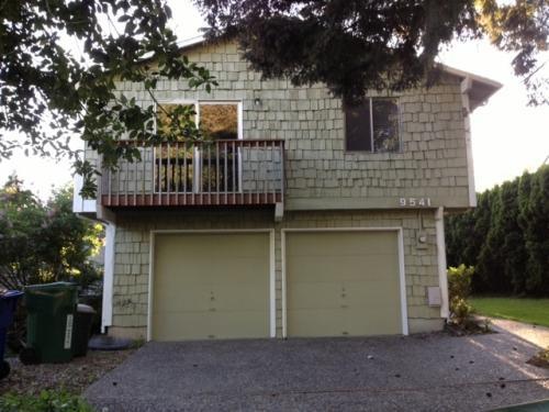 Building Photo - 3 bedroom in Seattle WA 98103