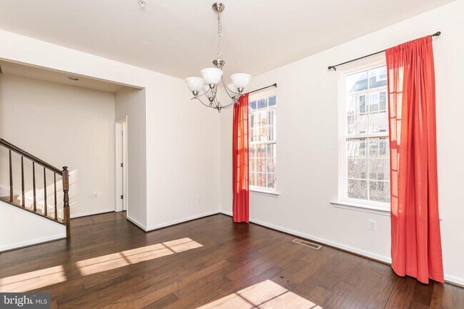 Foto del edificio - 9354 Paragon Way