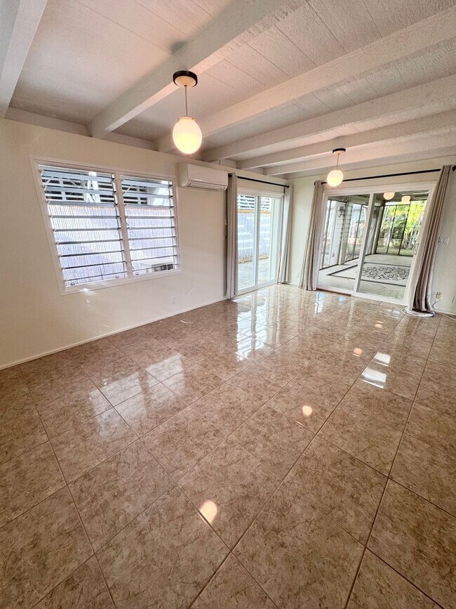 Foto del edificio - 3 bed, 2 bath w/ garage available first week of January!