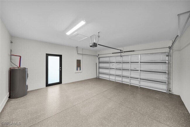 Building Photo - 824 Calumet St E