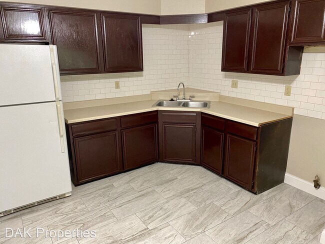 Foto del edificio - N114W15518-W15518 Sylvan Cir