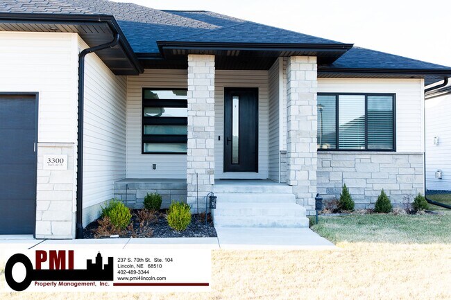 Foto del edificio - 5 Bedroom and 3 Bathroom House