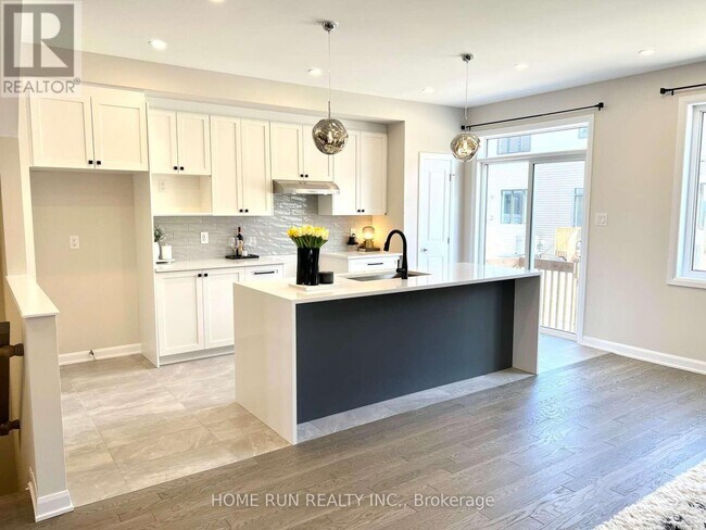 Building Photo - 511 Moyard Dr