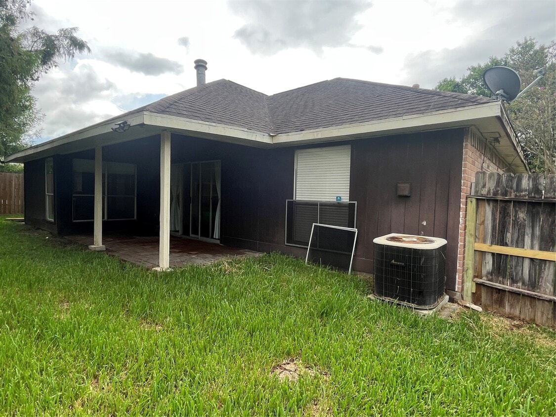 Building Photo - 343 Elder Vista Dr