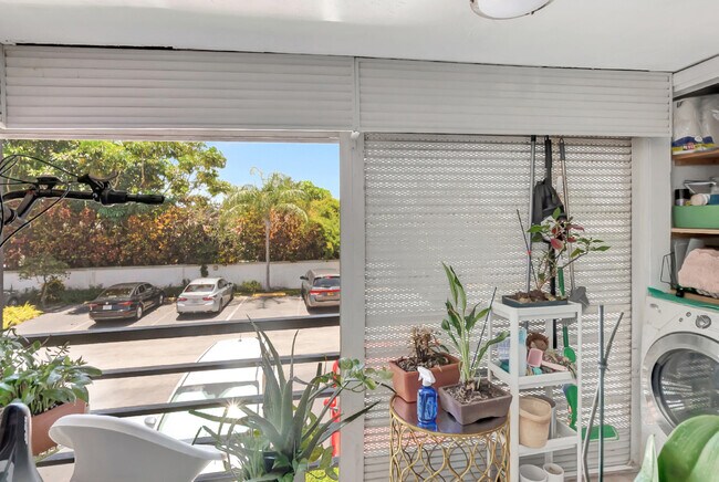 Foto del edificio - 1124 NW 13th St