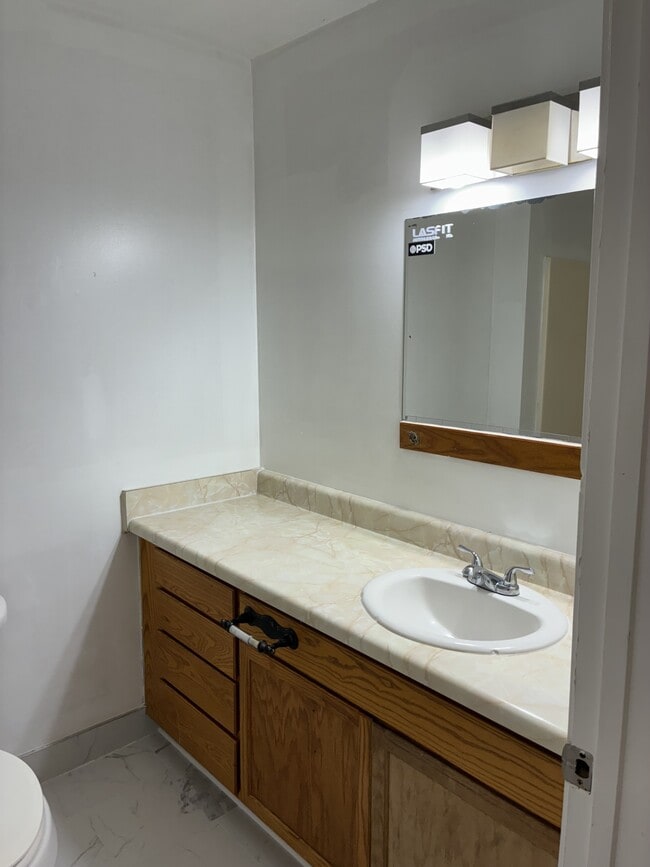 Foto del edificio - 6186 W Grenada St