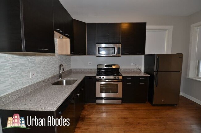 Foto del edificio - 4713 N Albany Ave