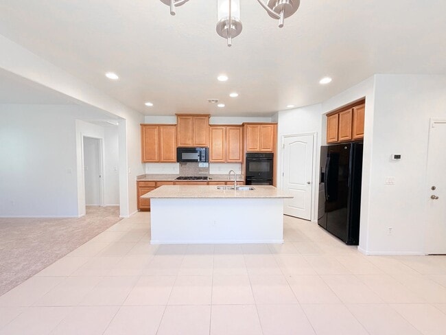 Building Photo - 7110 Purple Iris Ave