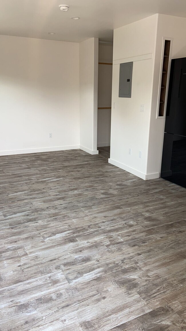 Foto del edificio - 5913 Amend Rd