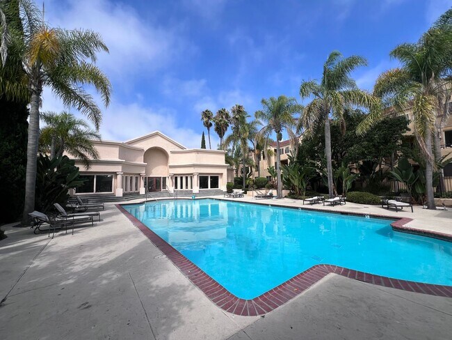 Foto del edificio - $500 Move In Special - Studio in the Venetian Community in UTC w/ Parking Included!