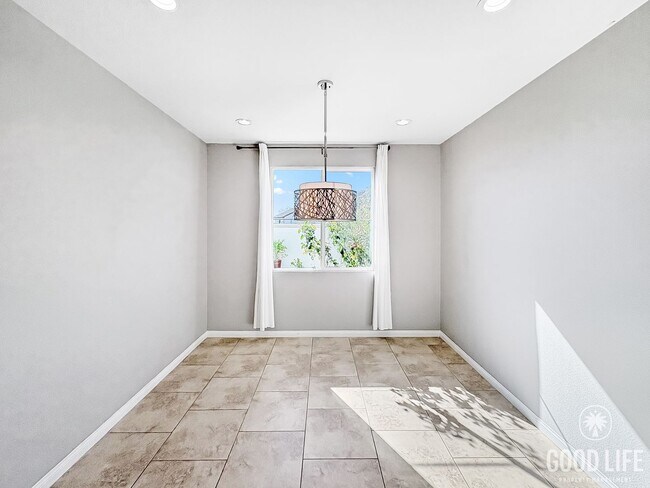 Building Photo - Stunning 4B/3.5BA House in San Elijo Hills!