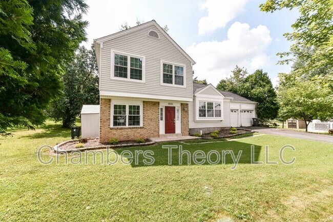 Building Photo - 10135 Forest Hill Cir