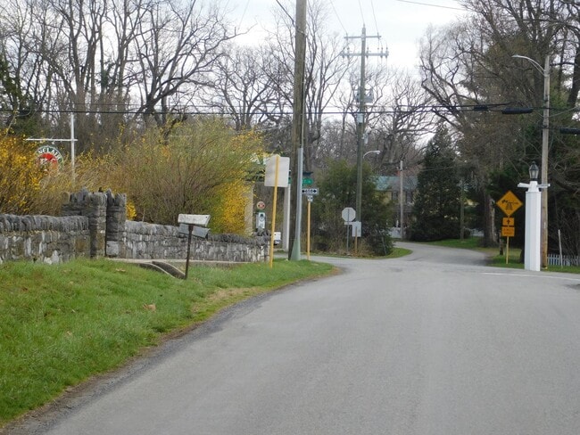 Building Photo - Price Reduced!! Fantastic mix of charm and updates!