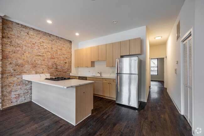 Building Photo - 2833 W Medill Ave