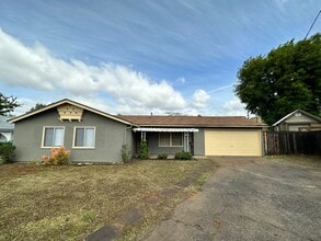 Building Photo - 1696 Buckeye Dr