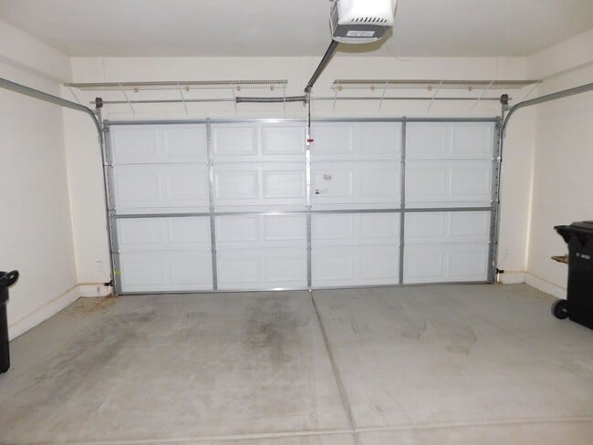 Building Photo - GORGEOUS HOME IN SUN CITY ALIANTE*AGE RESTRICTED COMMUNITY*3 LARGE BEDROOMS*OPEN FLOORPLAN*