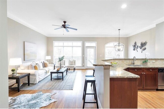 Foto del edificio - 5408 Glenridge Cove NE