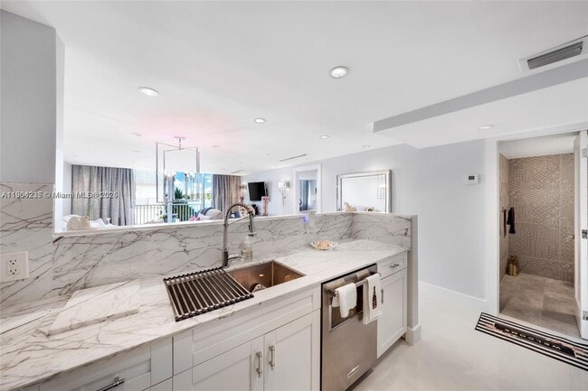 Building Photo - 5838 Collins Ave Building Photo - 5838 Collins Ave