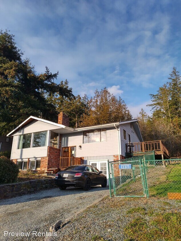 3 br, 2 bath House 13371 Eagle Street House Rental in Anacortes, WA