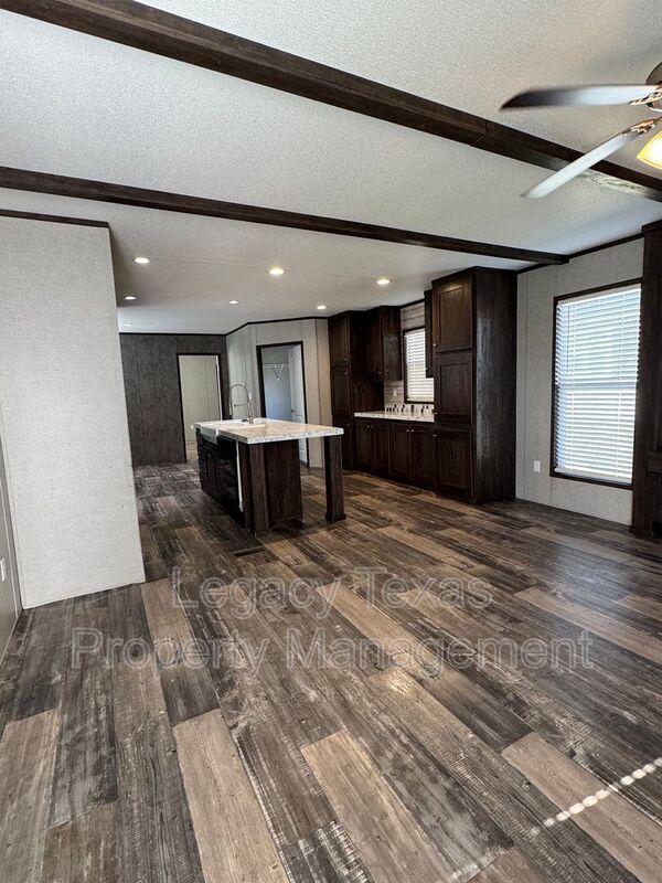 Foto principal - 800 N Old Betsy Rd