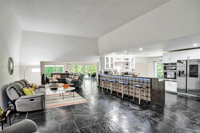 Building Photo - 5709 Bamboo Cir