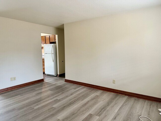 Building Photo - 1628 Azalea Dr