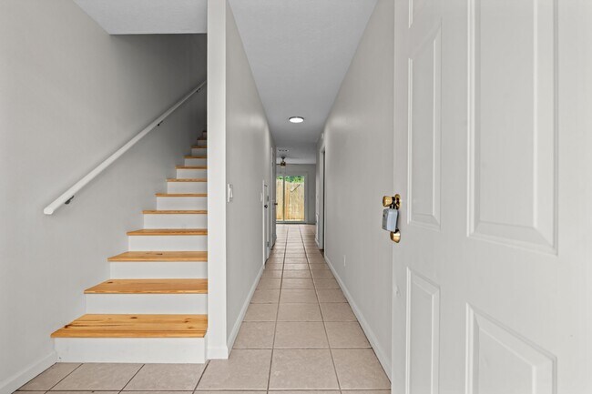 Foto del edificio - 5115 E 11th St