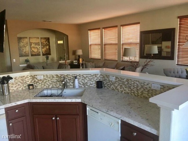 Building Photo - 3 br, 3 bath Townhome - 712 caminito valiente
