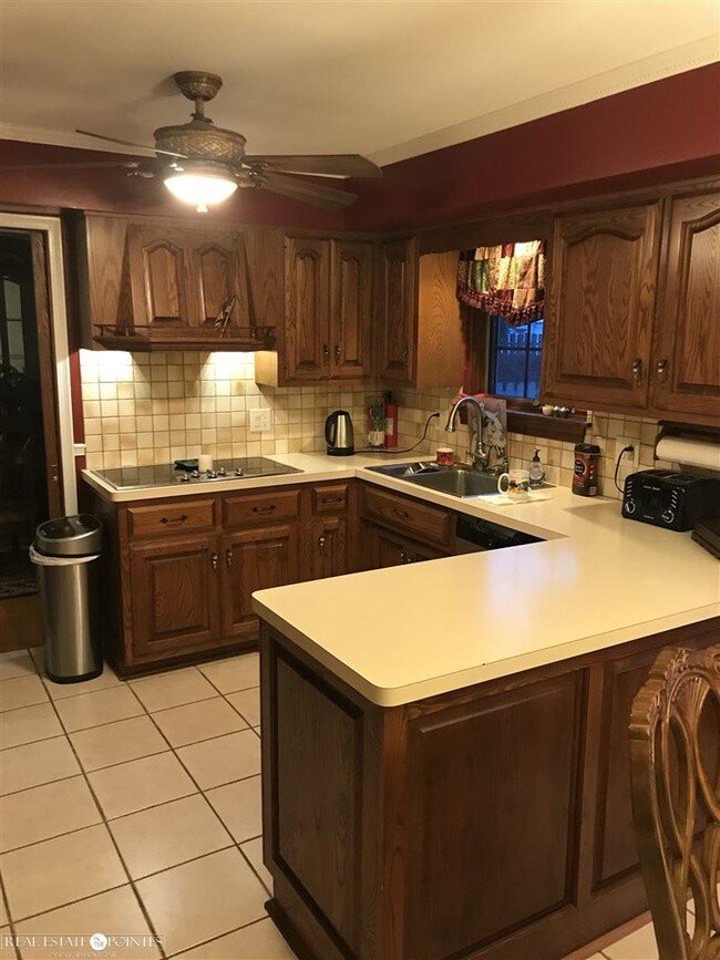 Foto del edificio - 1465 Blairmoor Ct