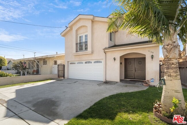 Foto del edificio - 4128 W 122nd St