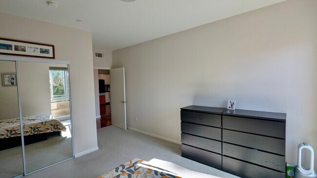 Building Photo - 940 Elden Ave