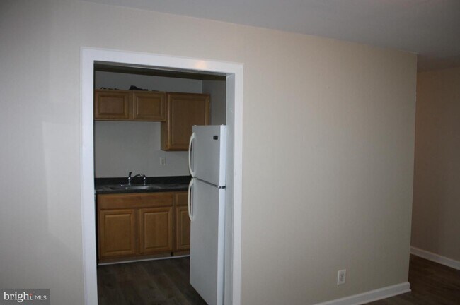 Building Photo - 307 Headley St