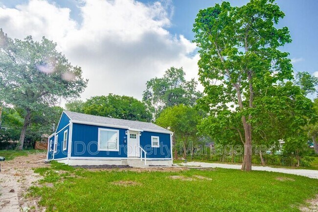Building Photo - 9223 McGee St